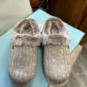 Skechers Women’s Light Brown Clogs Size 8